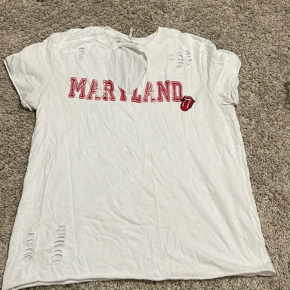 University of Maryland distressed customized t-shirt